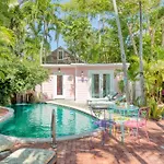 Boat House By Avantstay Character Cottage Central Location W Shared Pool Month Long Stays