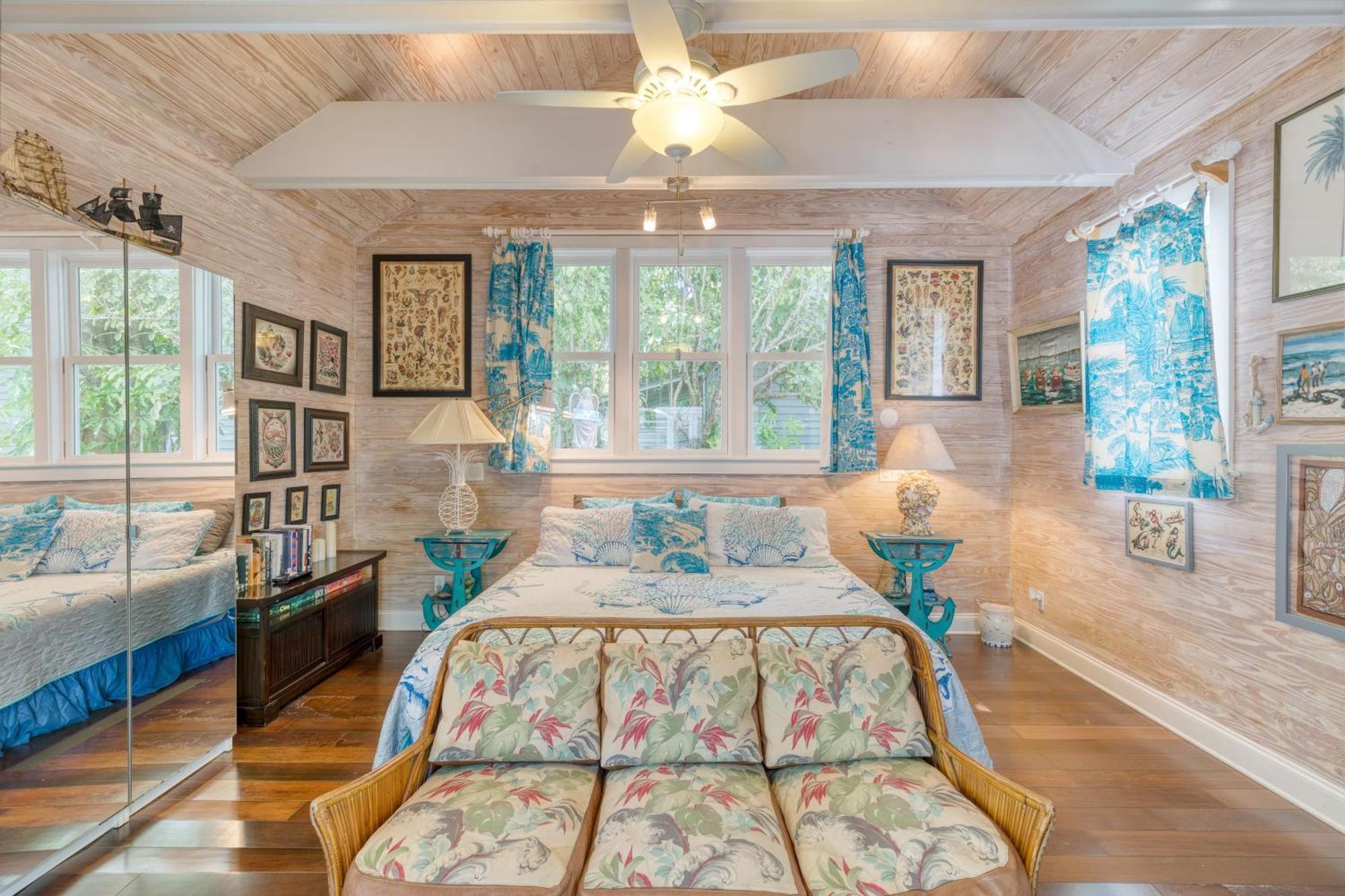Casa de férias Boat House By Avantstay Character Location W Shared Pool Month Long